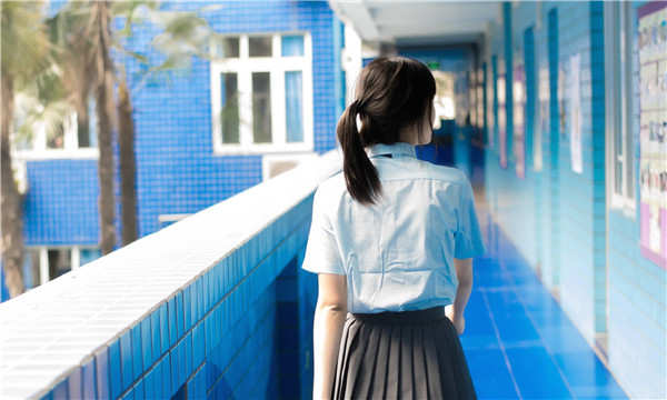 和田如何找到一个可以帮助我生孩子的女人？